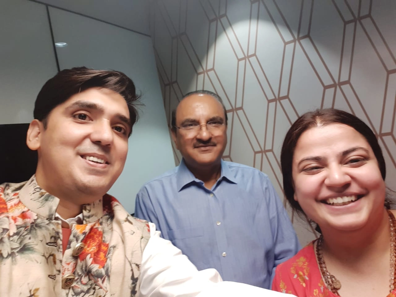 Deepak Kapoor - Eminent astrologer in India for job astrology consultation with students