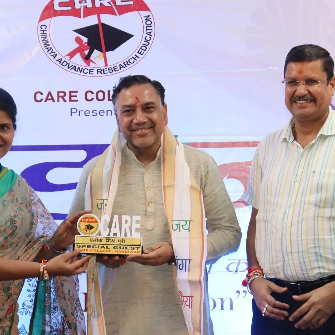 Dr. Prateek Mishrapuri - Vedic astrologer in India for career consultation receiving award